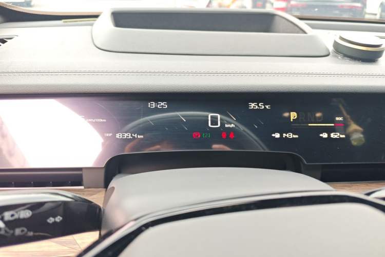 Used NETA S 2022 Extended-Range Version 1160 km Range Rear-Wheel Drive Mid-Grade Instrument Cluster