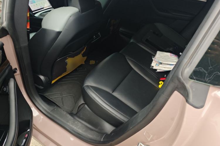 Used NETA S 2022 Extended-Range Version 1160 km Range Rear-Wheel Drive Mid-Grade Left Rear Seat