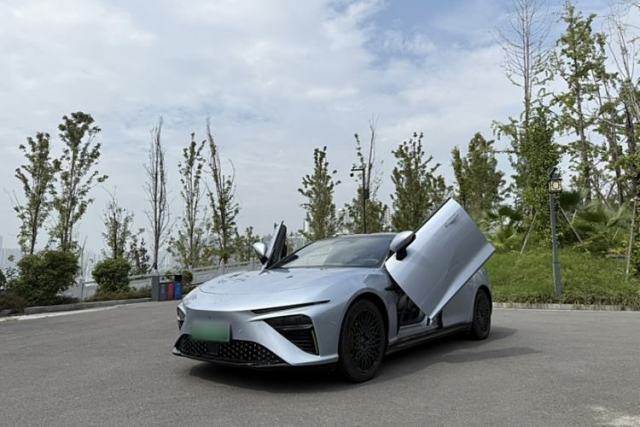 Used NETA S 2022 All-Electric 650 km Four-Wheel Drive Flagship Edition