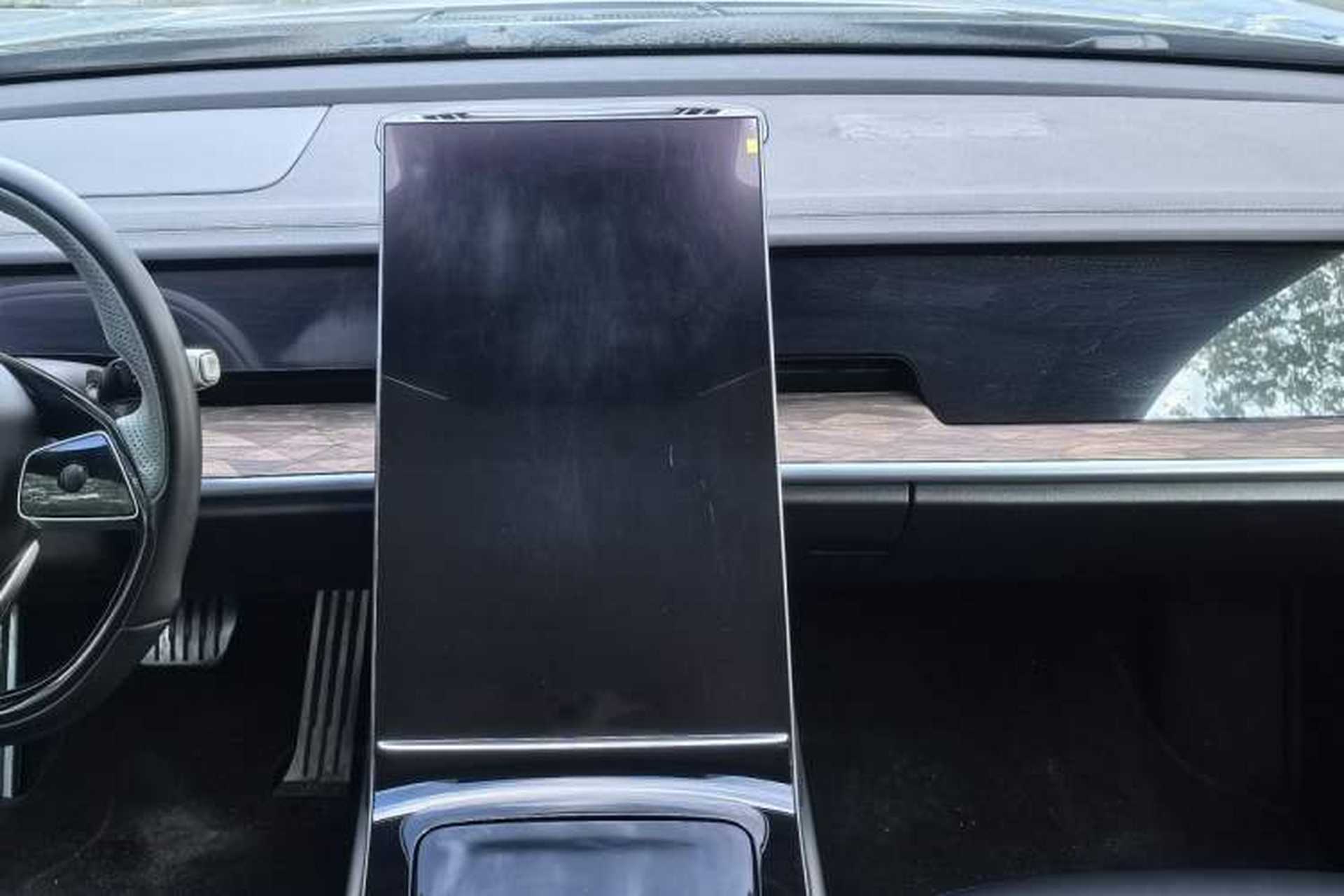 Used NETA S 2022 Extended-Range Version 1160 km Range Rear-Wheel-Drive Compact Edition Audio And AC Panel