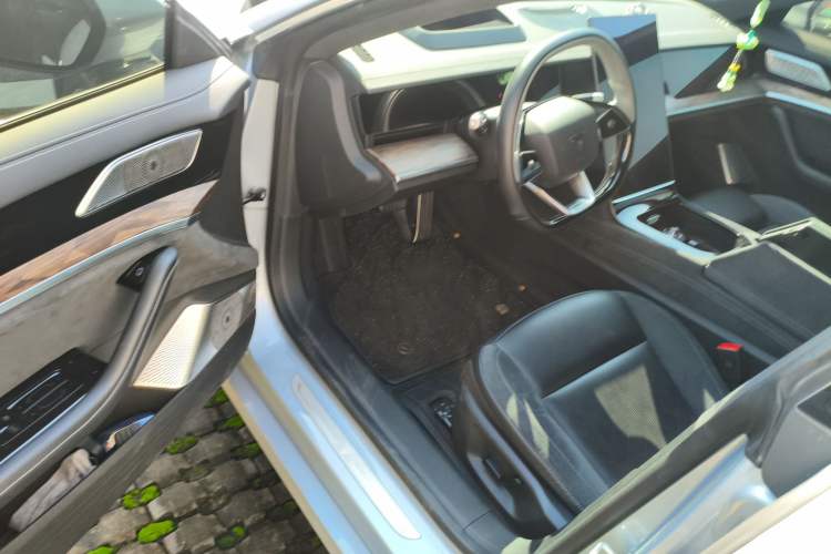 Used NETA S 2022 Extended-Range Version 1160 km Rear-Drive Big Edition Driver Seat