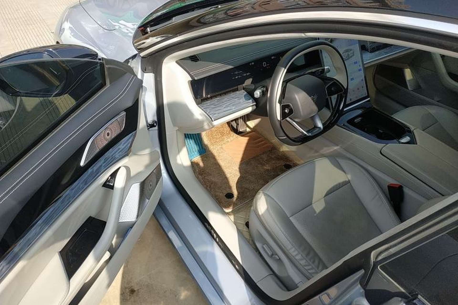 Used NETA S 2022 Extended-Range Version 1160 km Range Rear-Wheel Drive Mid-Grade Driver Seat