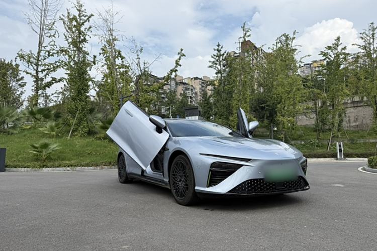 Used NETA S 2022 All-Electric 650 km Four-Wheel Drive Flagship Edition Exterior 4