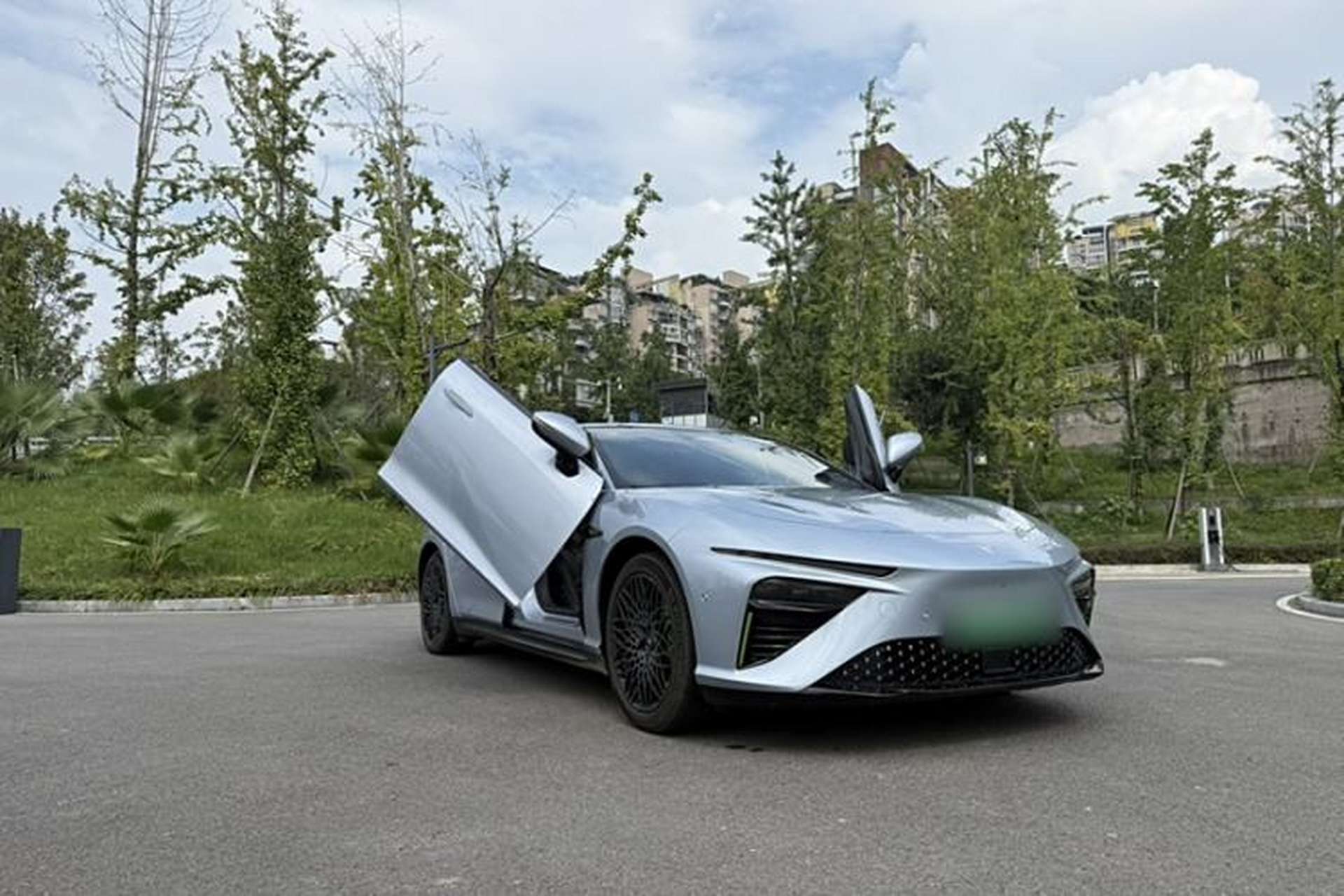 Used NETA S 2022 All-Electric 650 km Four-Wheel Drive Flagship Edition Exterior 4