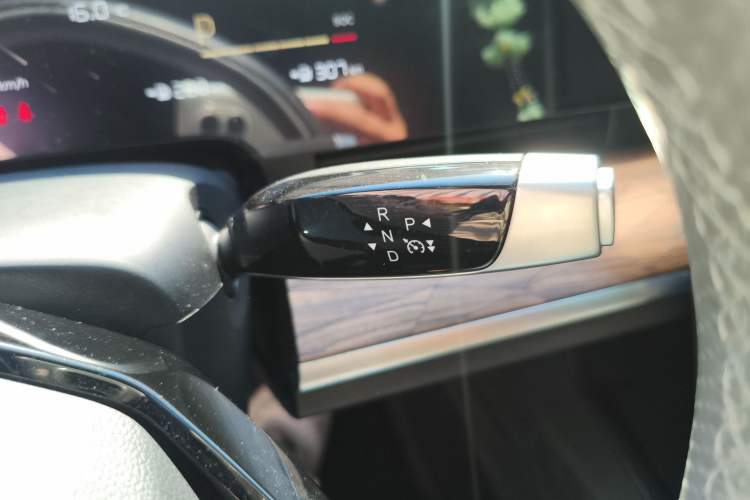 Used NETA S 2022 Extended-Range Version 1160 km Rear-Drive Big Edition Gear Lever