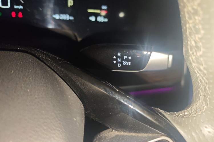 Used NETA S 2022 Extended-Range Version 1160 km Range Rear-Wheel Drive Mid-Grade Gear Lever
