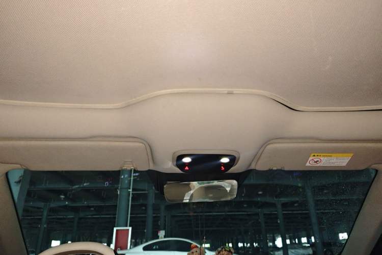 Used NETA S 2022 Extended-Range Version 1160 km Range Rear-Wheel Drive Mid-Grade Headliner