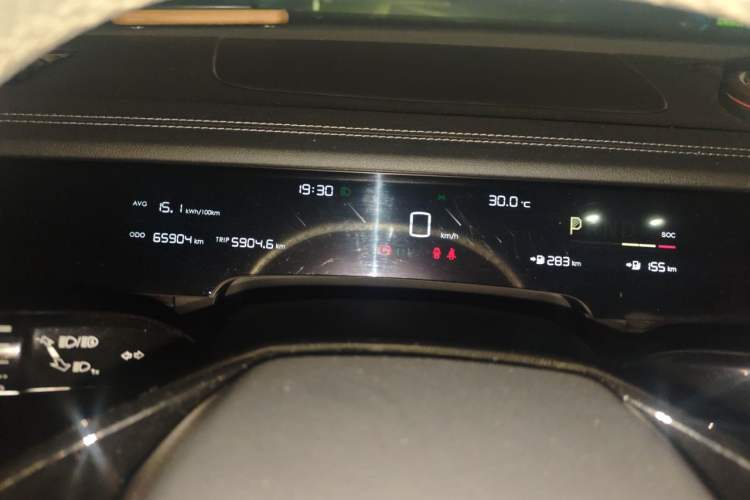 Used NETA S 2022 Extended-Range Version 1160 km Range Rear-Wheel Drive Mid-Grade Instrument Cluster
