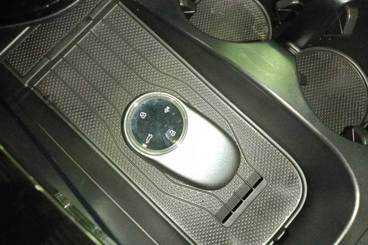 Used NETA S 2022 Extended-Range Version 1160 km Range Rear-Wheel-Drive Compact Edition Interior 1