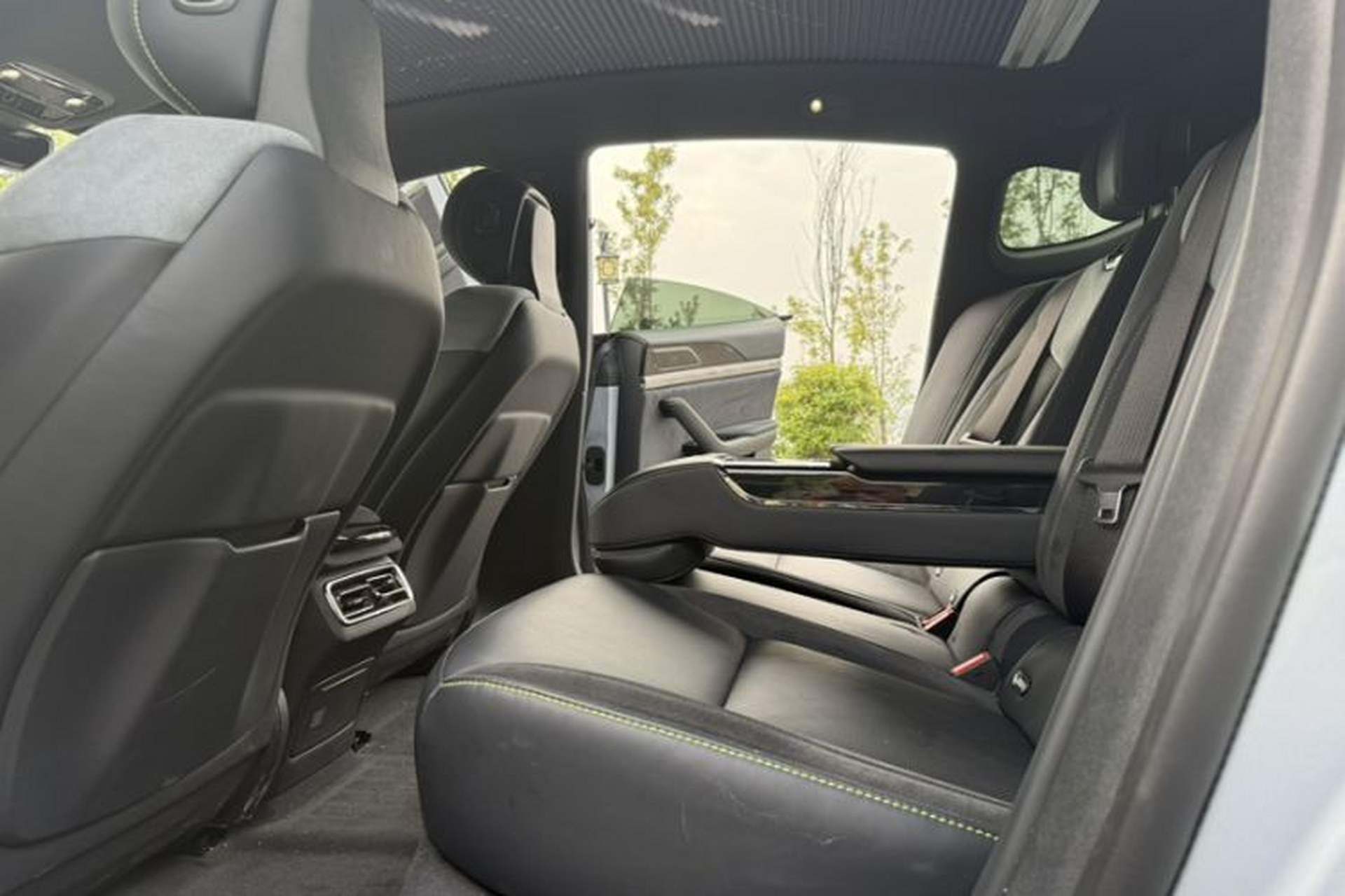 Used NETA S 2022 All-Electric 650 km Four-Wheel Drive Flagship Edition Interior 2