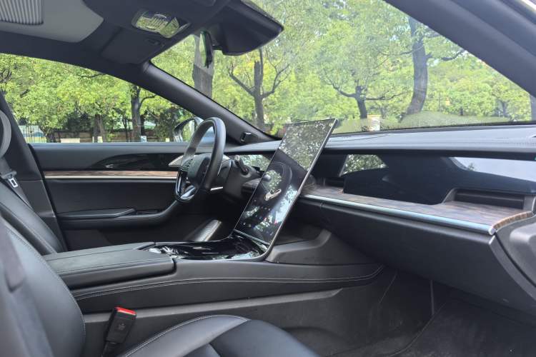 Used NETA S 2022 Extended-Range Version 1160 km Range Rear-Wheel-Drive Compact Edition Interior 4