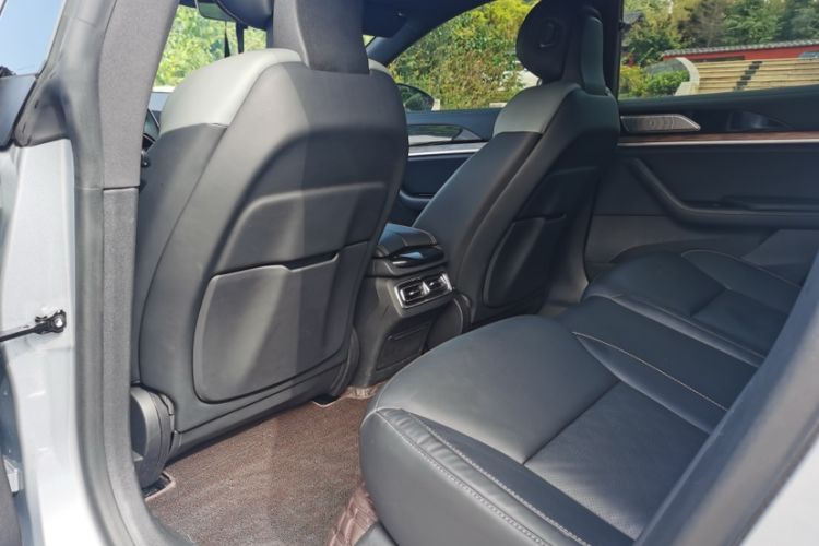 Used NETA S 2022 Extended-Range Version 1160 km Range Rear-Wheel Drive Mid-Grade Interior 5