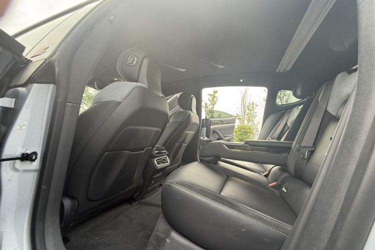 Used NETA S 2022 All-Electric 650 km Four-Wheel Drive Flagship Edition Interior 7