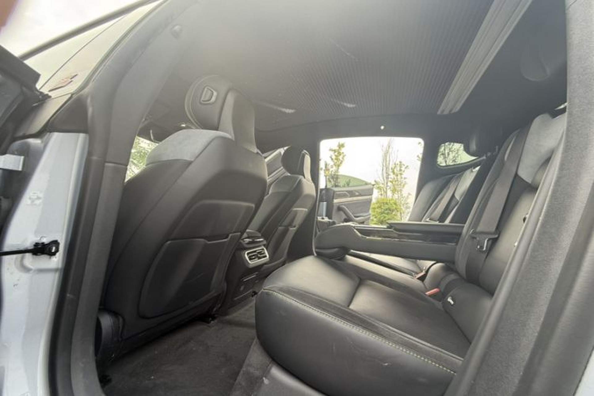 Used NETA S 2022 All-Electric 650 km Four-Wheel Drive Flagship Edition Interior 7