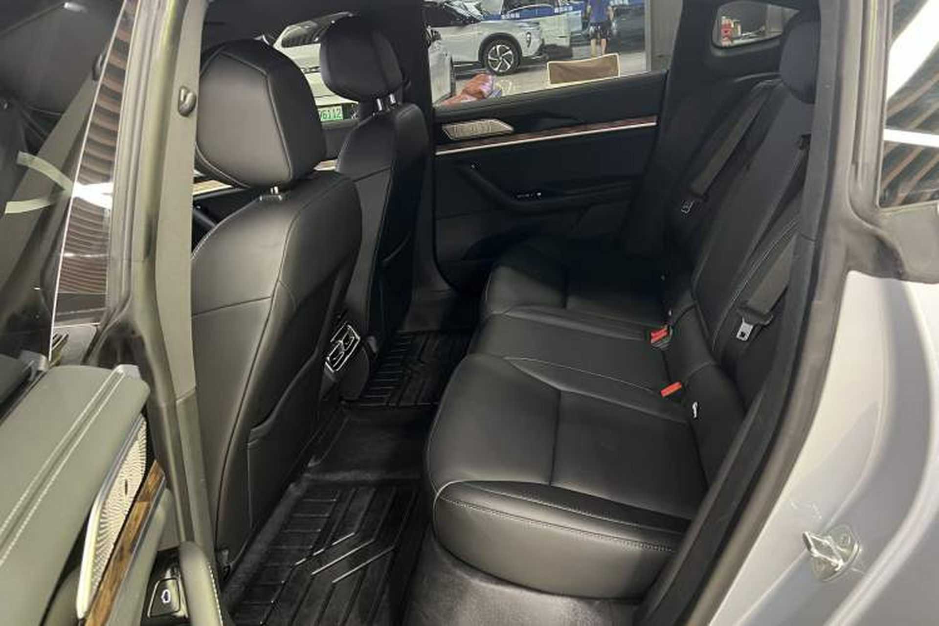 Used NETA S 2022 Extended-Range Version 1160 km Range Rear-Wheel-Drive Compact Edition Interior 8