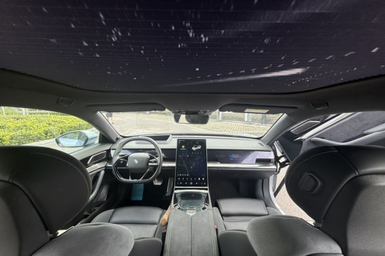 Used NETA S 2022 All-Electric 650 km Four-Wheel Drive Flagship Edition Interior 9