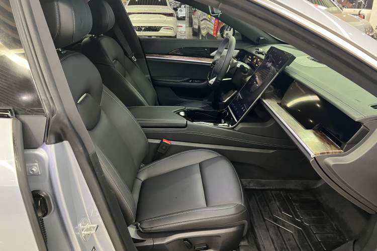 Used NETA S 2022 Extended-Range Version 1160 km Range Rear-Wheel-Drive Compact Edition Interior 9