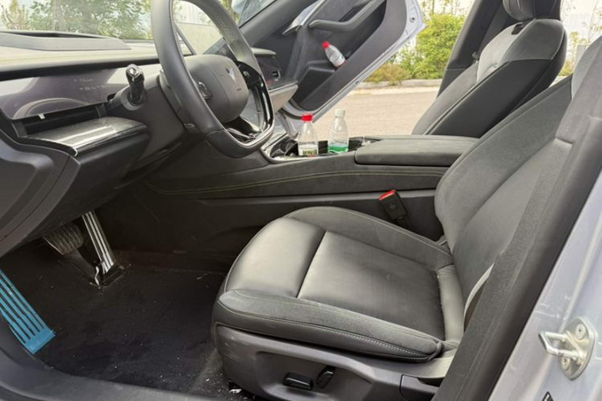 Used NETA S 2022 All-Electric 650 km Four-Wheel Drive Flagship Edition Left Front Seat