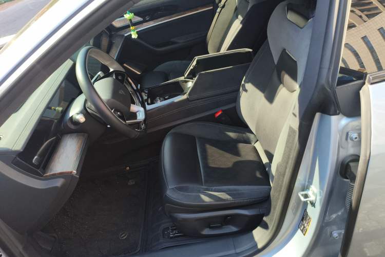 Used NETA S 2022 Extended-Range Version 1160 km Rear-Drive Big Edition Left Front Seat