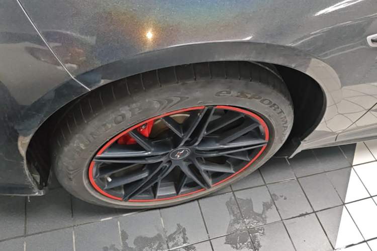 Used NETA S 2022 Extended-Range Version 1160 km Rear-Drive Big Edition Left Front Wheel Hub