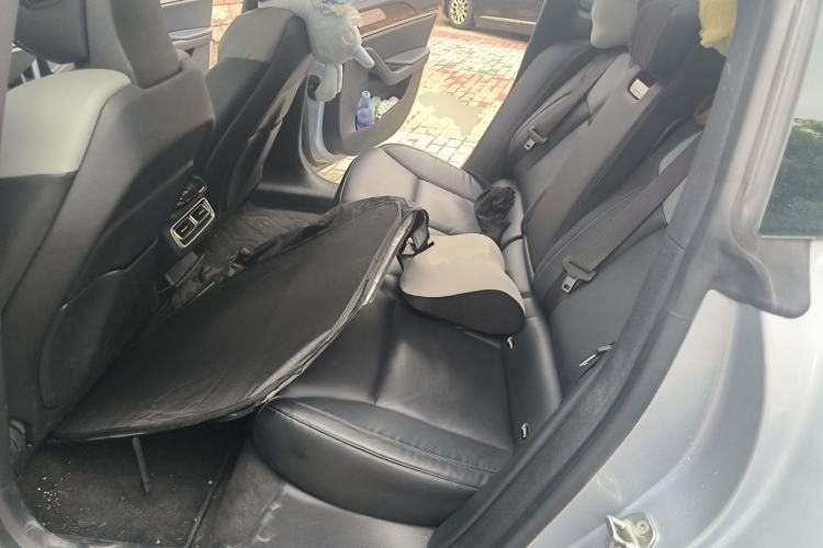 Used NETA S 2022 Extended-Range Version 1160 km Range Rear-Wheel Drive Mid-Grade Left Rear Seat