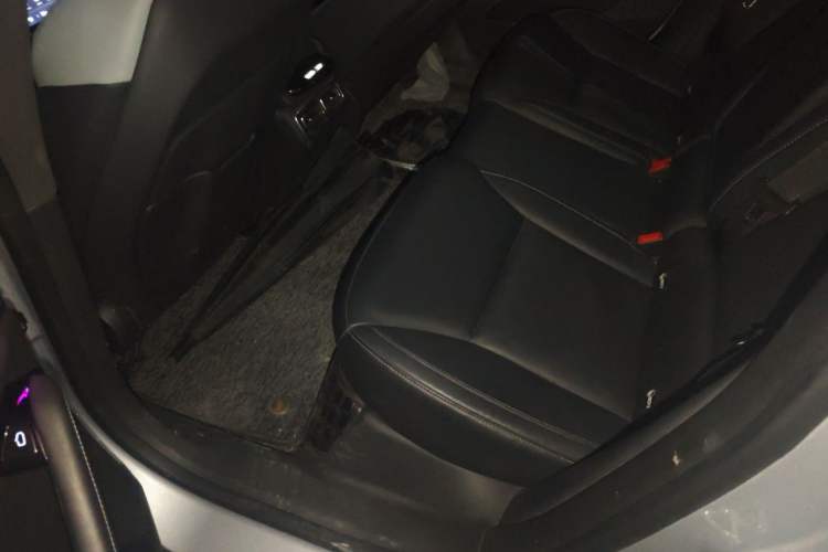 Used NETA S 2022 Extended-Range Version 1160 km Range Rear-Wheel Drive Mid-Grade Left Rear Seat