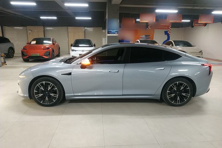 Used NETA S 2022 Pure Electric 715 km Range Rear-Wheel Drive Mid-Range Version Left Side