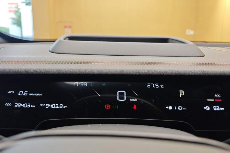 Used NETA S 2022 Extended-Range Version 1160 km Rear-Drive Big Edition Odometer Close Up