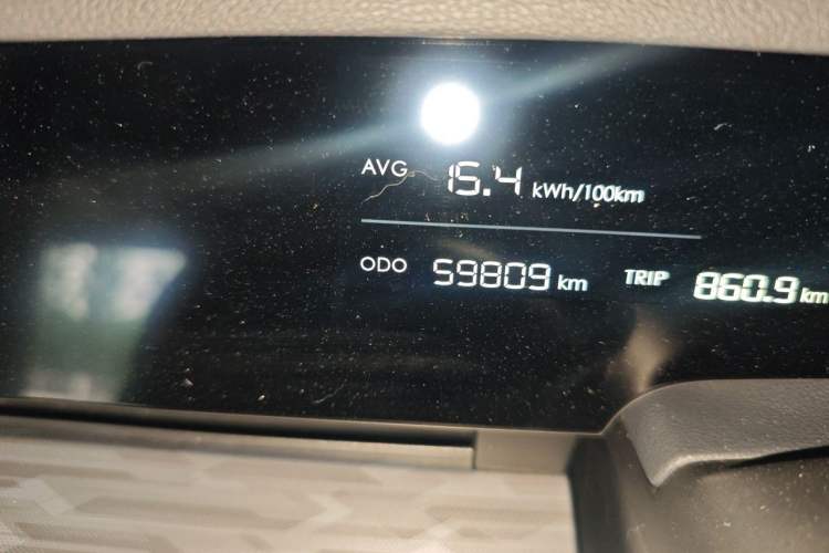 Used NETA S 2022 Extended-Range Version 1160 km Range Rear-Wheel Drive Mid-Grade Odometer Close Up