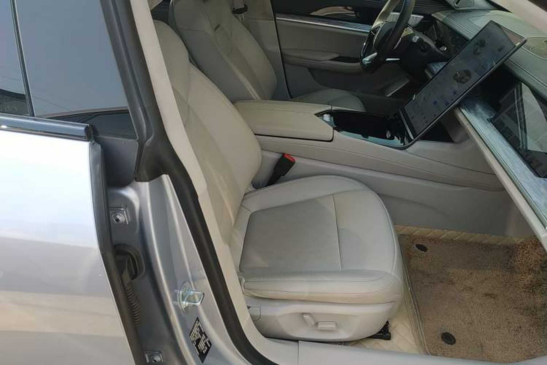 Used NETA S 2022 Extended-Range Version 1160 km Range Rear-Wheel Drive Mid-Grade Right Front Seat