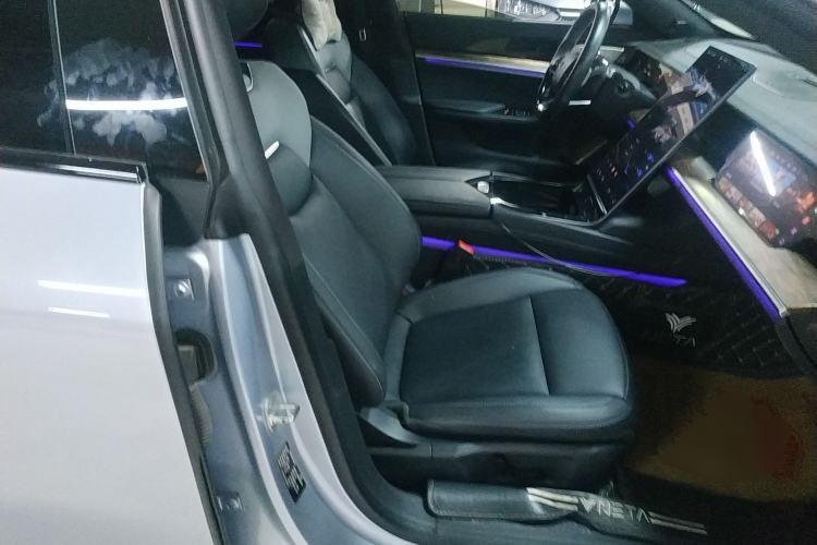 Used NETA S 2022 Pure Electric 715 km Range Rear-Wheel Drive Mid-Range Version Right Front Seat