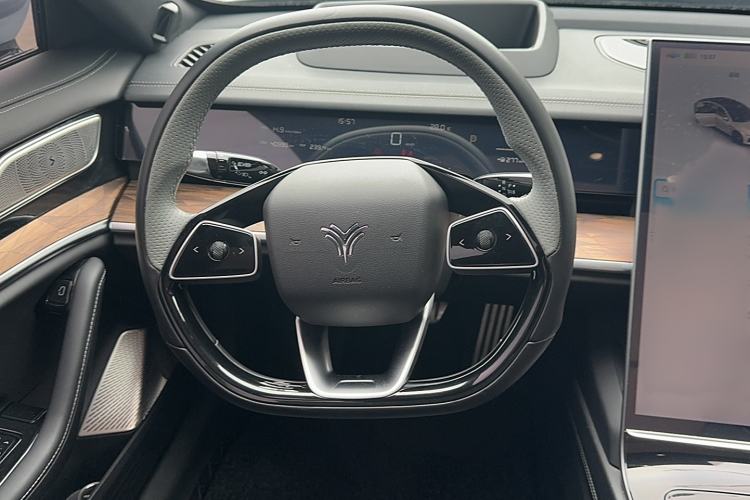 Used NETA S 2022 Pure Electric 715 km Range Rear-Wheel Drive Mid-Range Version Steering Wheel