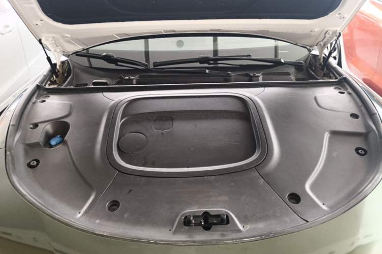 Used NETA S 2022 Extended-Range Version 1160 km Rear-Drive Big Edition Engine Bay