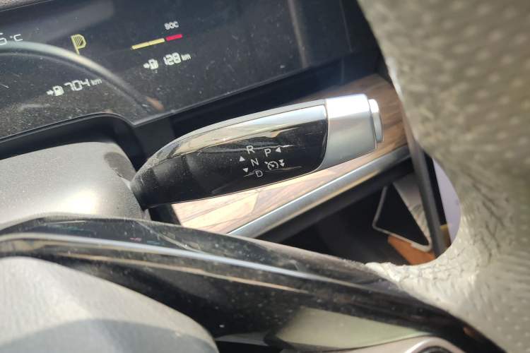 Used NETA S 2022 Extended-Range Version 1160 km Range Rear-Wheel Drive Mid-Grade Gear Lever