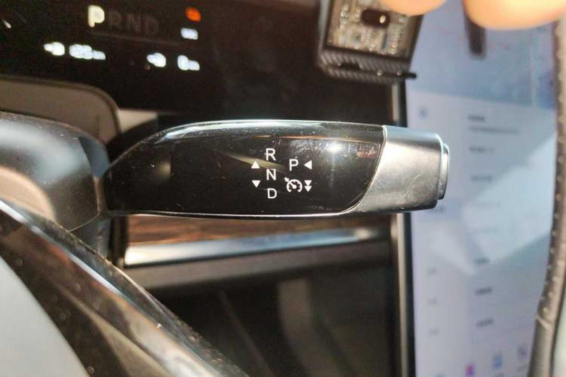 Used NETA S 2022 Extended-Range Version 1160 km Range Rear-Wheel Drive Mid-Grade Gear Lever
