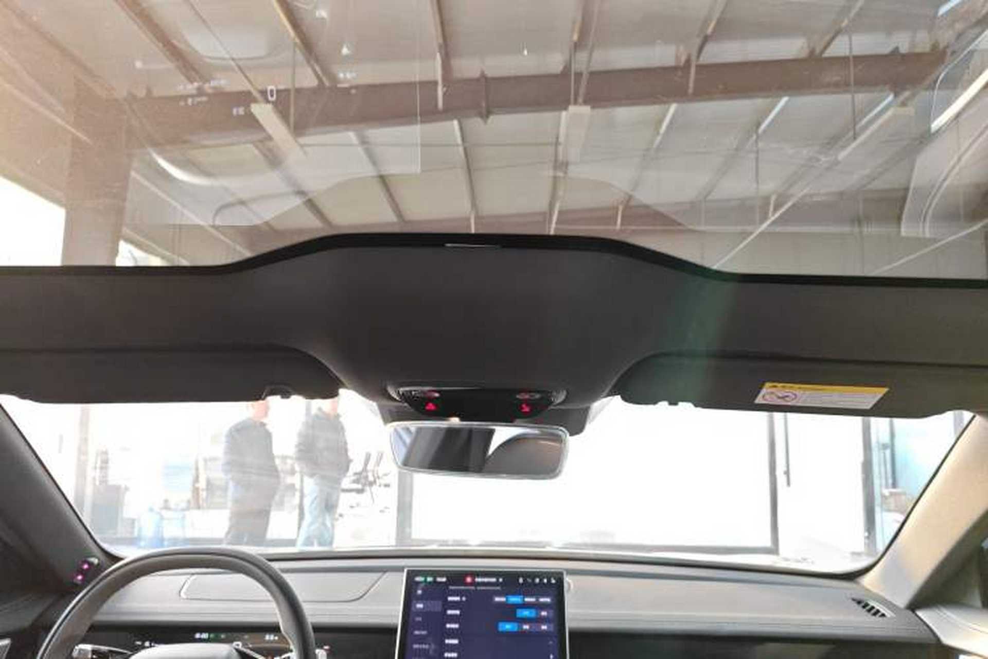 Used NETA S 2022 Extended-Range Version 1160 km Range Rear-Wheel-Drive Compact Edition Headliner