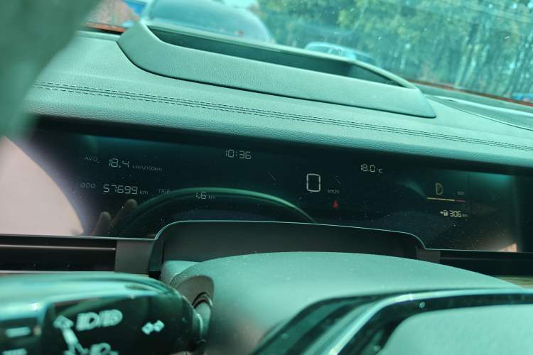 Used NETA S 2022 All-Electric 650 km Four-Wheel Drive Premium Version Instrument Cluster