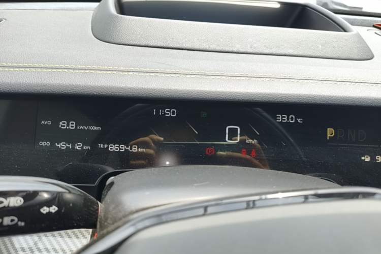 Used NETA S 2022 All-Electric 650 km Four-Wheel Drive Flagship Edition Instrument Cluster