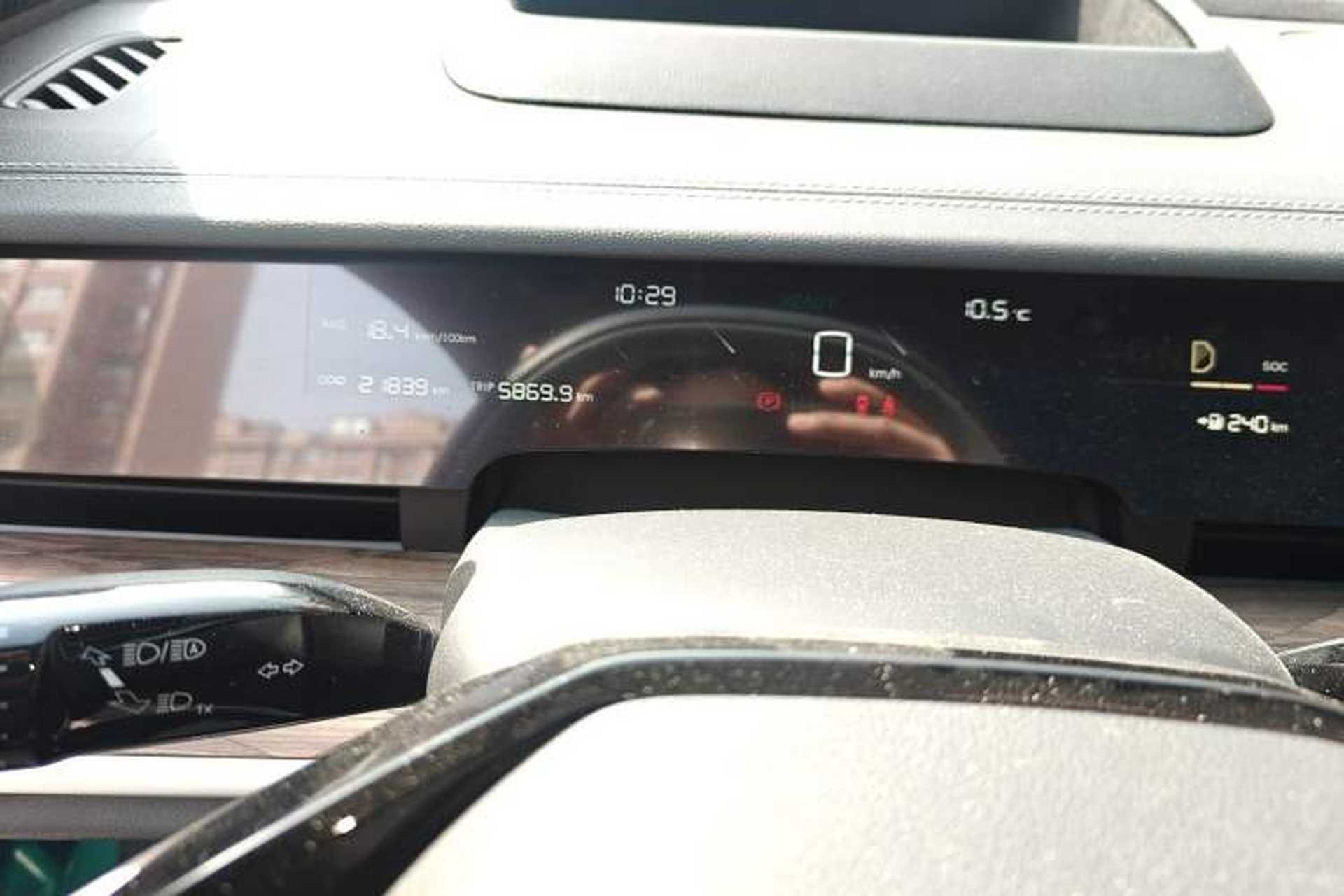 Used NETA S 2022 All-Electric 650 km Four-Wheel Drive Premium Version Instrument Cluster