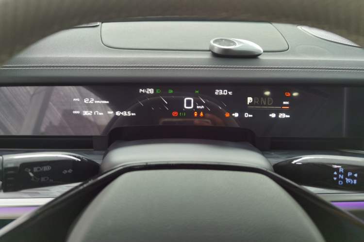 Used NETA S 2022 Extended-Range Version 1160 km Range Rear-Wheel Drive Mid-Grade Instrument Cluster