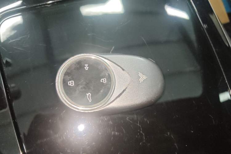 Used NETA S 2022 Extended-Range Version 1160 km Range Rear-Wheel-Drive Compact Edition Interior 1