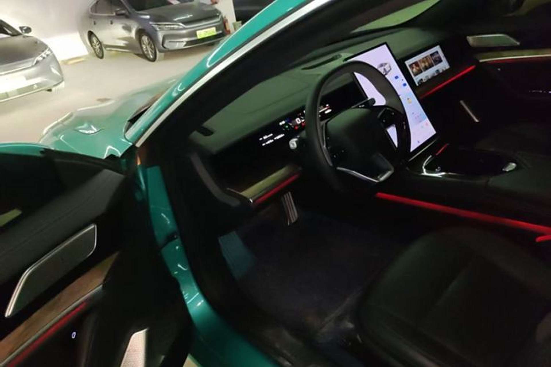 Used NETA S 2022 Extended-Range Version 1160 km Range Rear-Wheel Drive Mid-Grade Interior 5