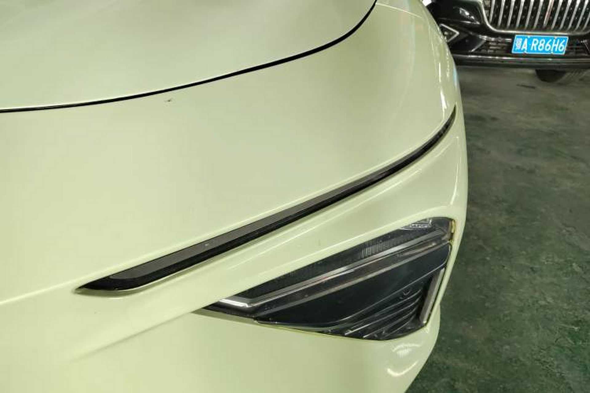 Used NETA S 2022 Extended-Range Version 1160 km Range Rear-Wheel Drive Mid-Grade Left Front Headlight