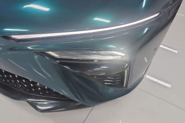 Used NETA S 2022 Extended-Range Version 1160 km Range Rear-Wheel-Drive Compact Edition Left Front Headlight