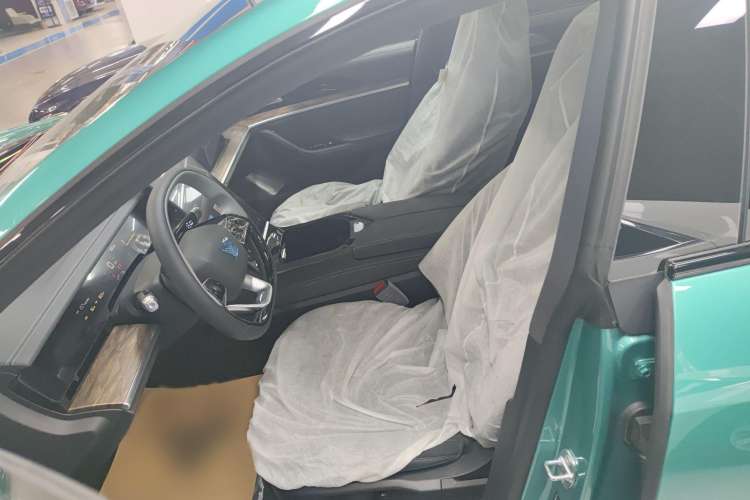 Used NETA S 2022 All-Electric 650 km Four-Wheel Drive Premium Version Left Front Seat
