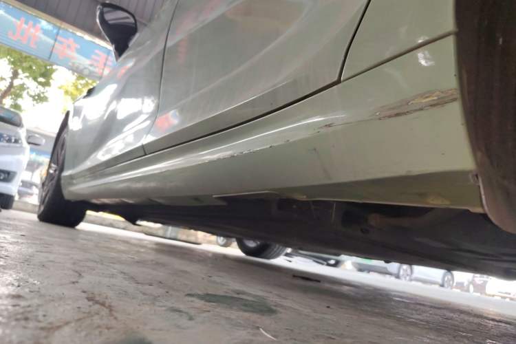 Used NETA S 2022 Extended-Range Version 1160 km Range Rear-Wheel Drive Mid-Grade Left Side Sill