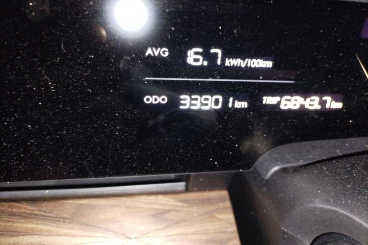 Used NETA S 2022 Pure Electric 715 km Range Rear-Wheel Drive LiDAR Version Odometer Close Up
