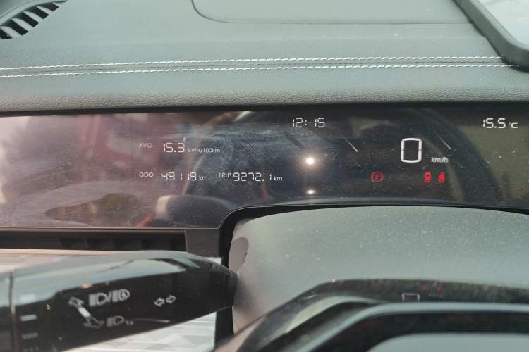 Used NETA S 2022 Pure Electric 715 km Range Rear-Wheel Drive Mid-Range Version Odometer Close Up