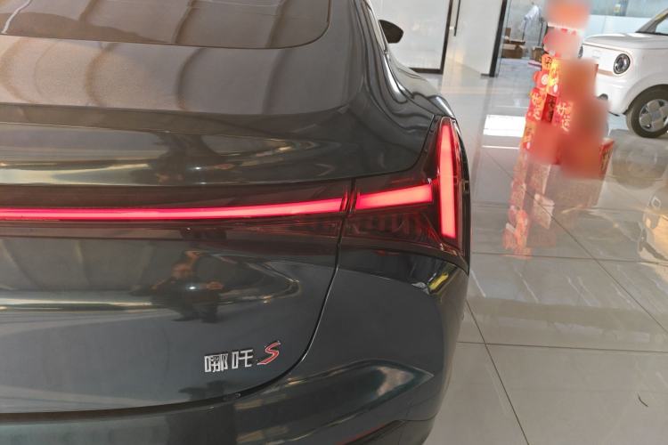 Used NETA S 2022 Extended-Range Version 1160 km Range Rear-Wheel-Drive Compact Edition Right Rear Taillight