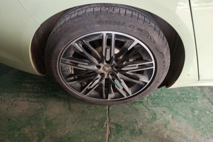 Used NETA S 2022 Extended-Range Version 1160 km Range Rear-Wheel Drive Mid-Grade Right Rear Wheel Hub